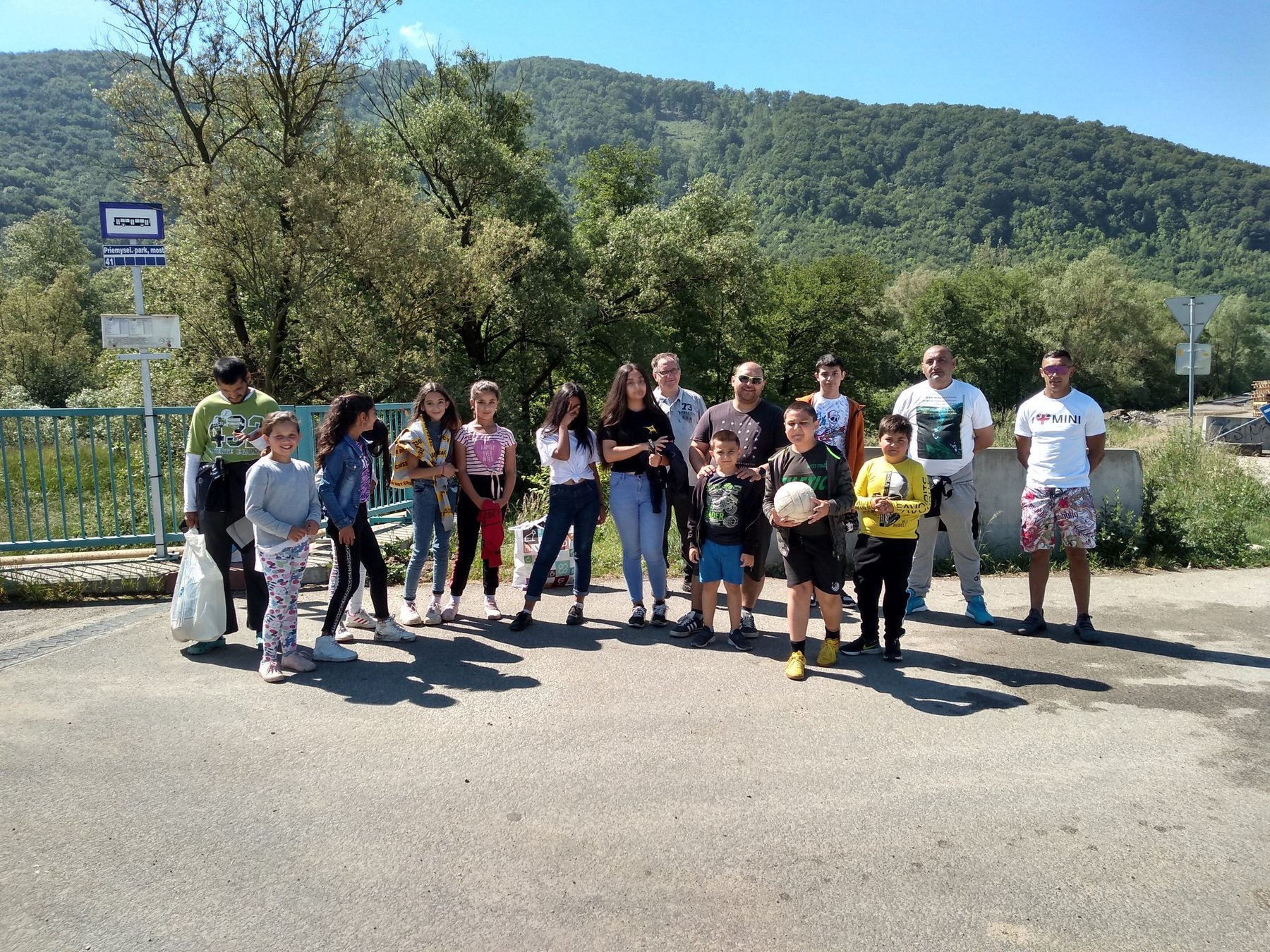 Účastníci opekačky na Majeri 6. júna 2020